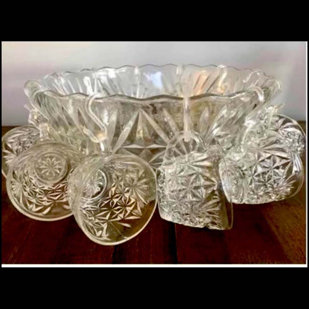 Vintage 18 Piece Punch Set